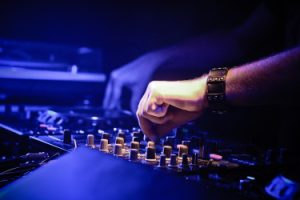 dj, artist, musician-865173.jpg